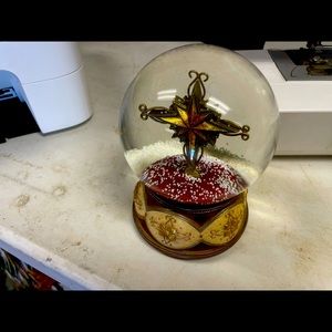 Beautiful snow globe music box from the 1980s
